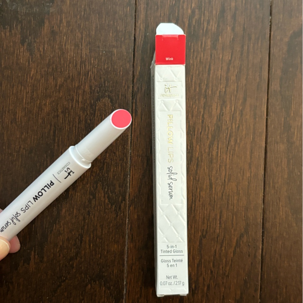 It Cosmetics Pillow Lips Serum Tinted Gloss in Wink